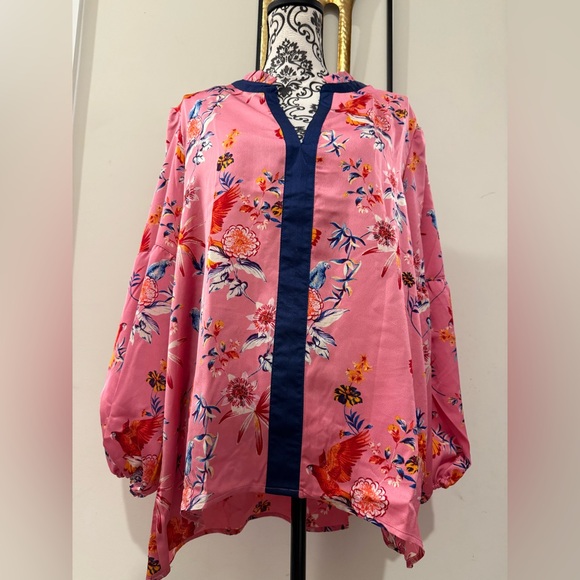 The Pioneer Woman V-Neck High-Low Blouse - Picture 3 of 10